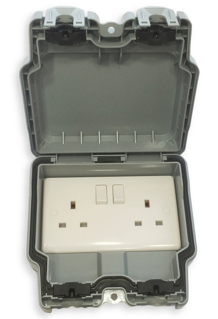 13A weatherproof double socket generator extension lead (USB option